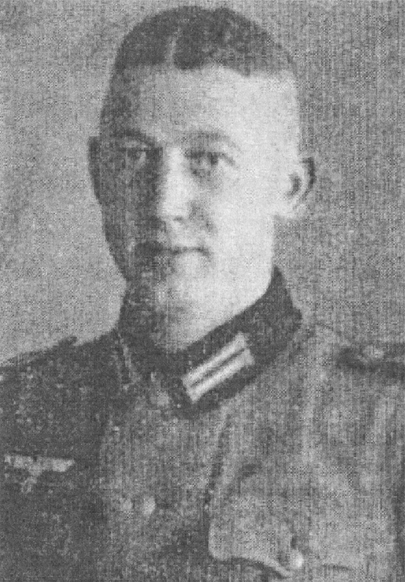 ALT Willi Weber wurde am 23.11.1913 in Altenhof geboren. Nachdem er seit September 1939 die Feldzüge in Frankreich und Rußland überstanden hatte, fand er am 27.01.1944 den Tod. Er liegt in Roskoschewka, 30 km von Taratscha entfernt.